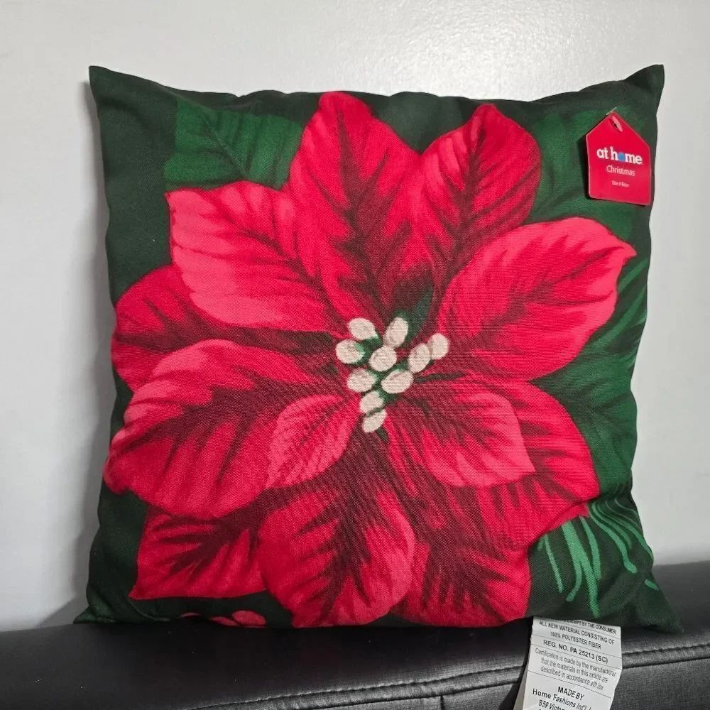 Nwt Poinsettia Square Christmas Outdoor Throw Pillow, 16